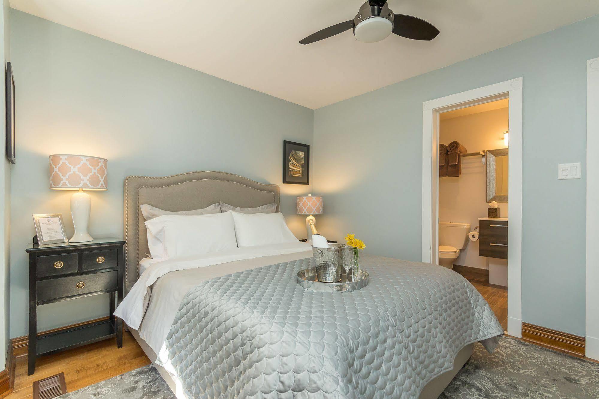 Craigleith Manor Bed & Breakfast Collingwood Exteriör bild