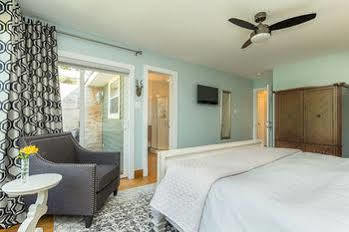 Craigleith Manor Bed & Breakfast Collingwood Exteriör bild