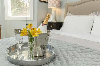 Craigleith Manor Bed & Breakfast Collingwood Exteriör bild